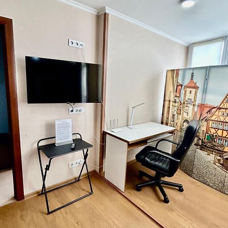 Super Comfort Flat For You Near The Metro. 基輔 外观 照片