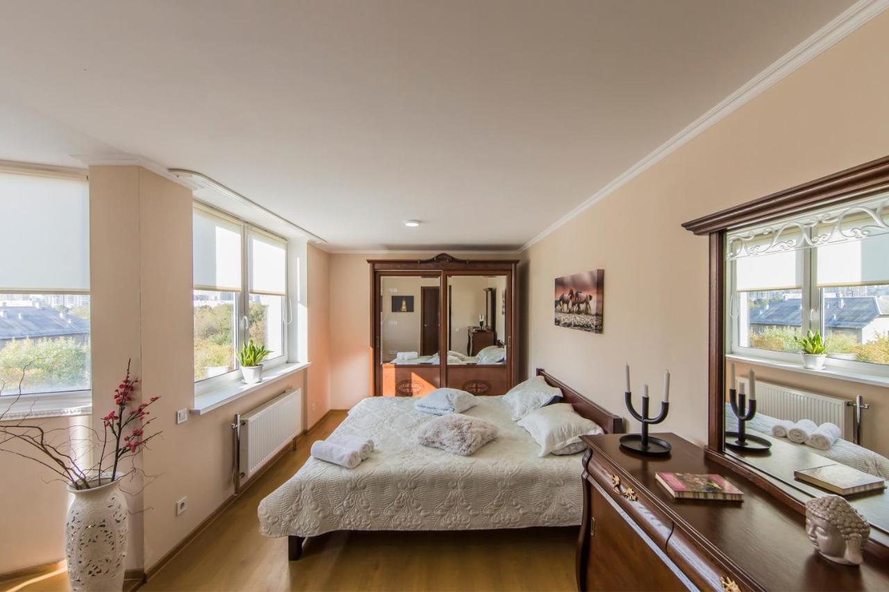 Super Comfort Flat For You Near The Metro. 基輔 外观 照片