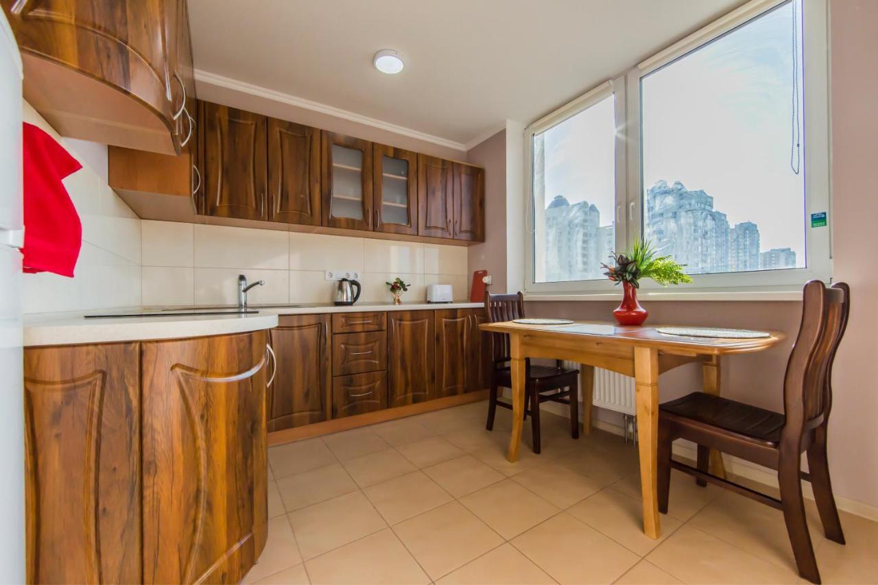 Super Comfort Flat For You Near The Metro. 基輔 外观 照片