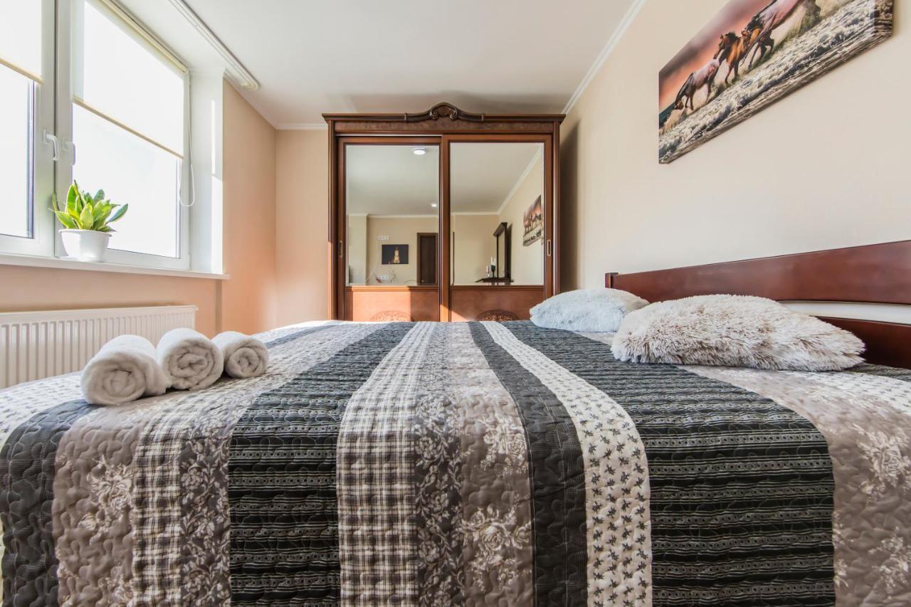 Super Comfort Flat For You Near The Metro. 基輔 外观 照片