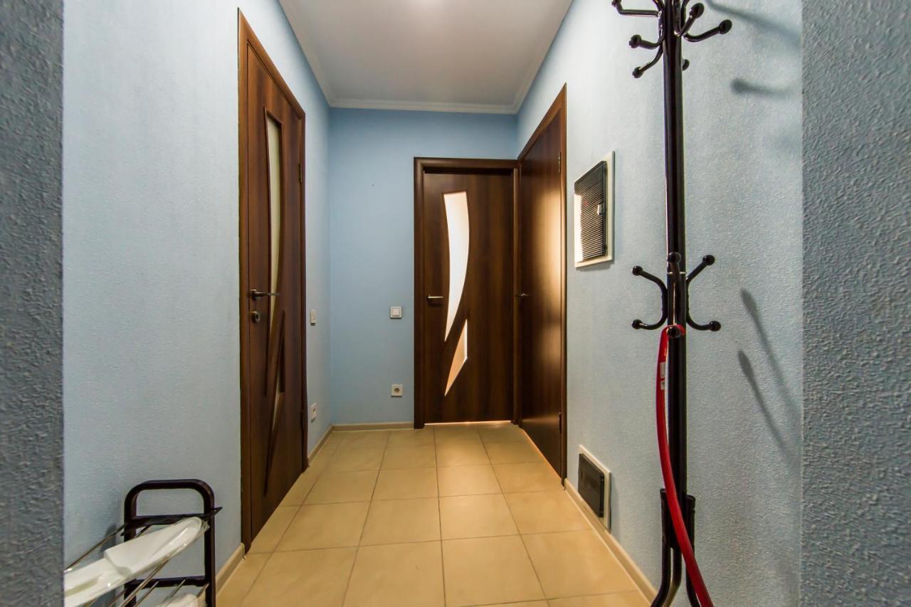 Super Comfort Flat For You Near The Metro. 基輔 外观 照片